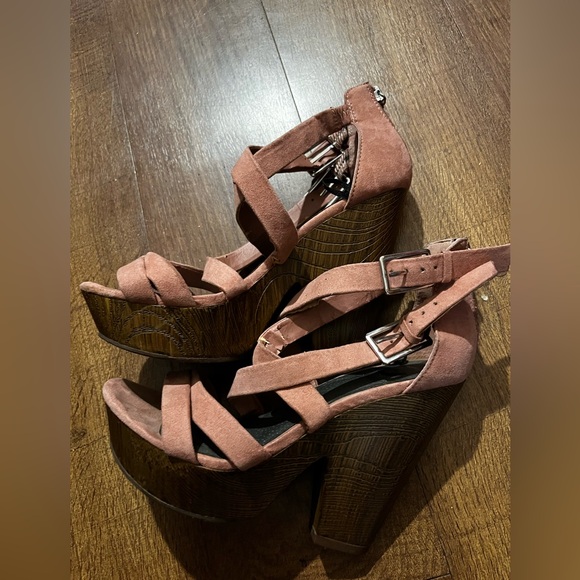 G by Guess Shoes - G by Guess Blush Pink Platform Heels size 7.5